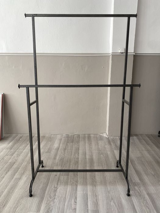 Вешало для одежды.