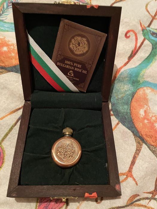 Розово масло ЗГУ 100% натурално в медна конкум