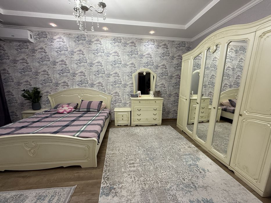 Спальный гарнитур