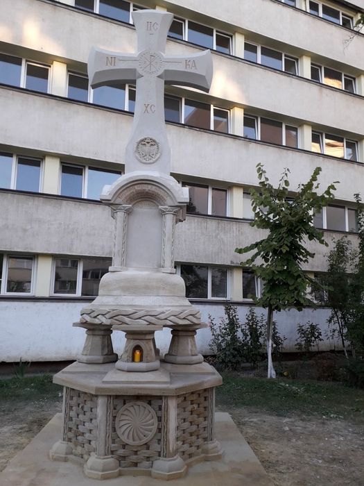 Lucrări din piatră naturală de Cosauti din Republica Moldova