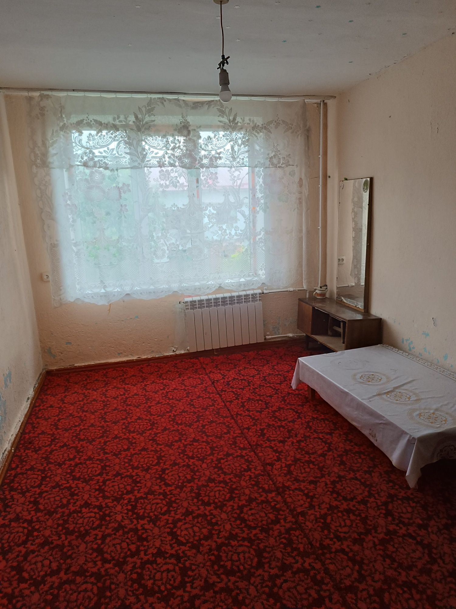 Сдается одна комнатная квартира в районе хокимията имеется горящая вод