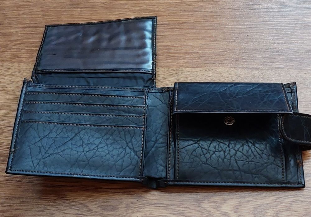 Портфейли от естествена кожа различни видове