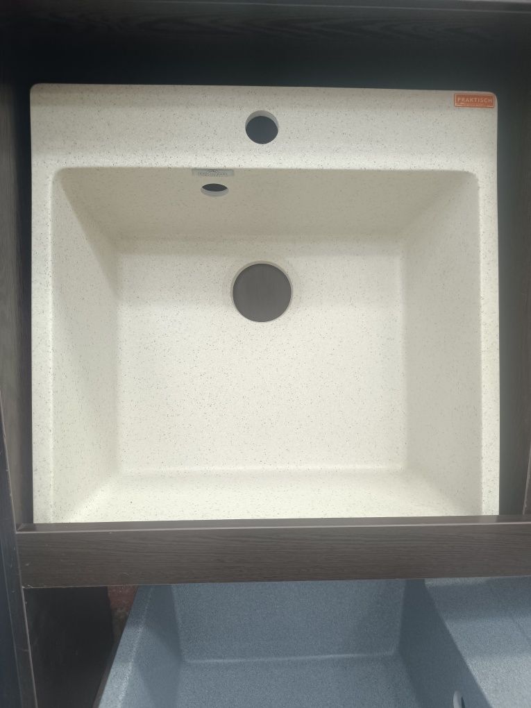 Кухонные мойки из питьевого мрамора размер 50/50 цена 870.000