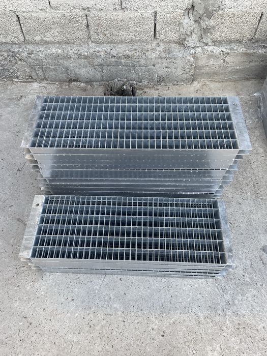Trepte zincate galvanizate