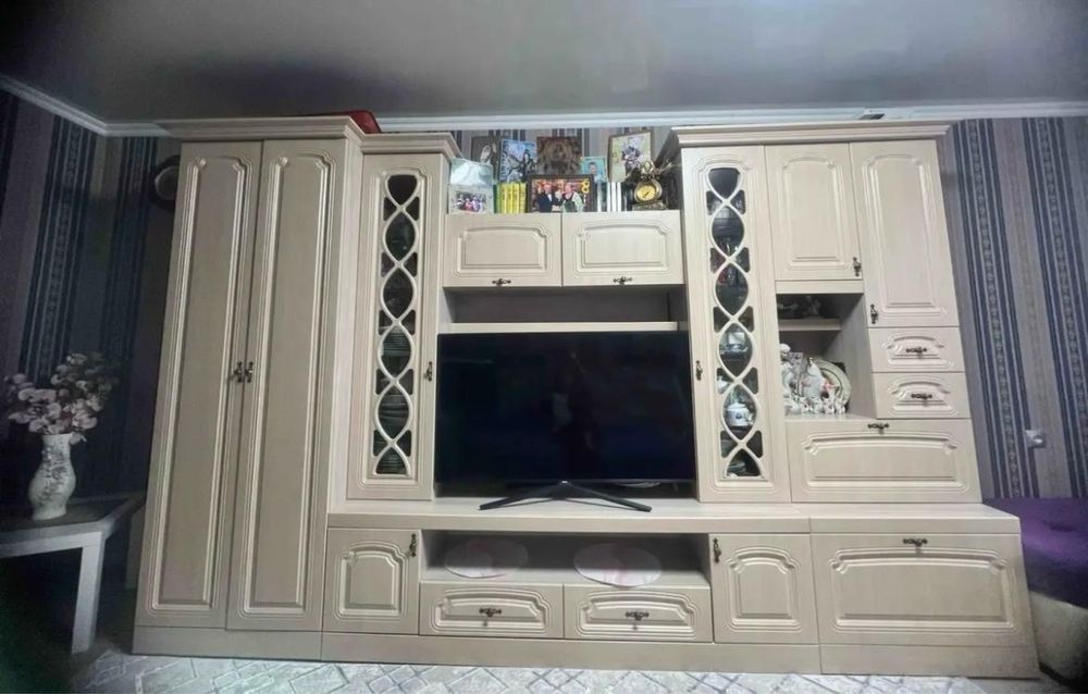 Продам стенку в гостиную