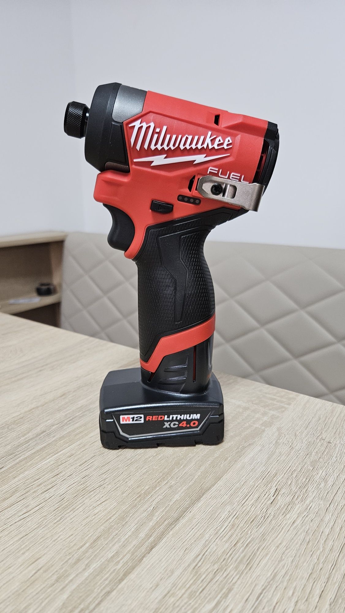 Impact milwaukee m12 ultimul model