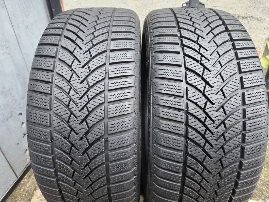 Vând două anvelope de iarna semperit 235 40 18  dot 2622