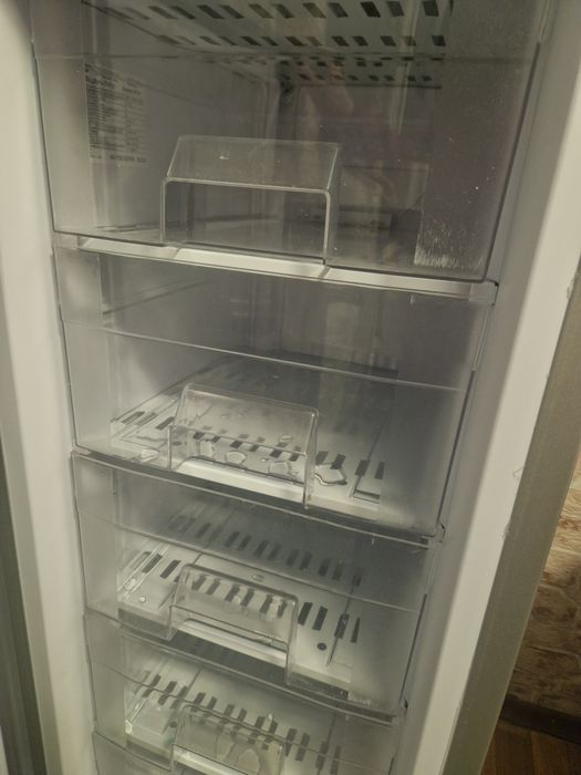 Продам морозилку