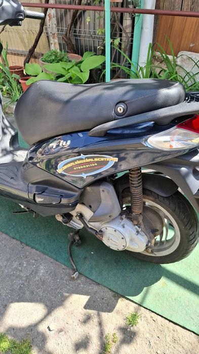 Vand scuter Piaggio New Fly 2014, 50cc Pret 1100 Euro, acte RO