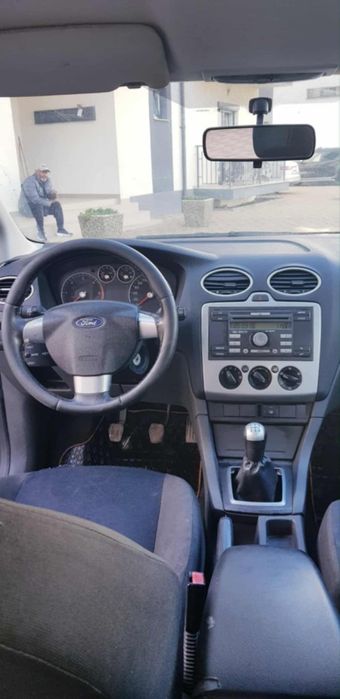 Vând Ford focus 2