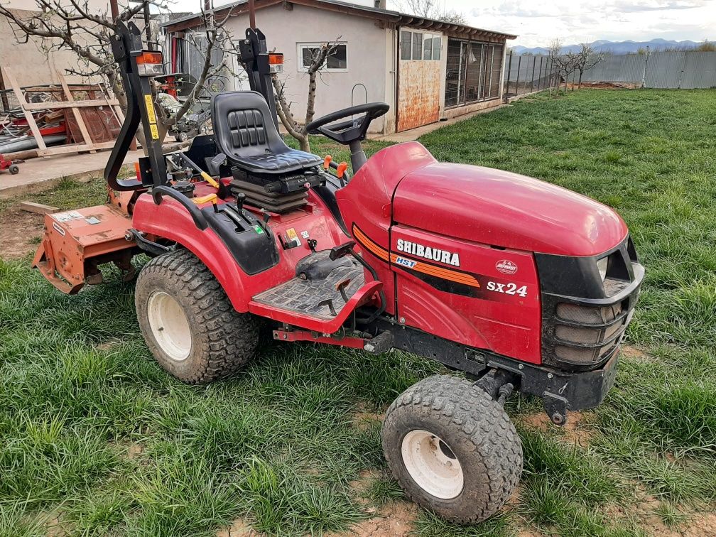 Tractoras tuns gazon