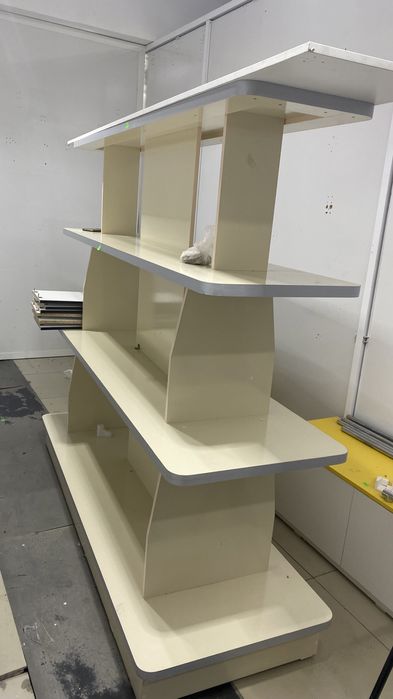 Магазинге стеллаж сатылады