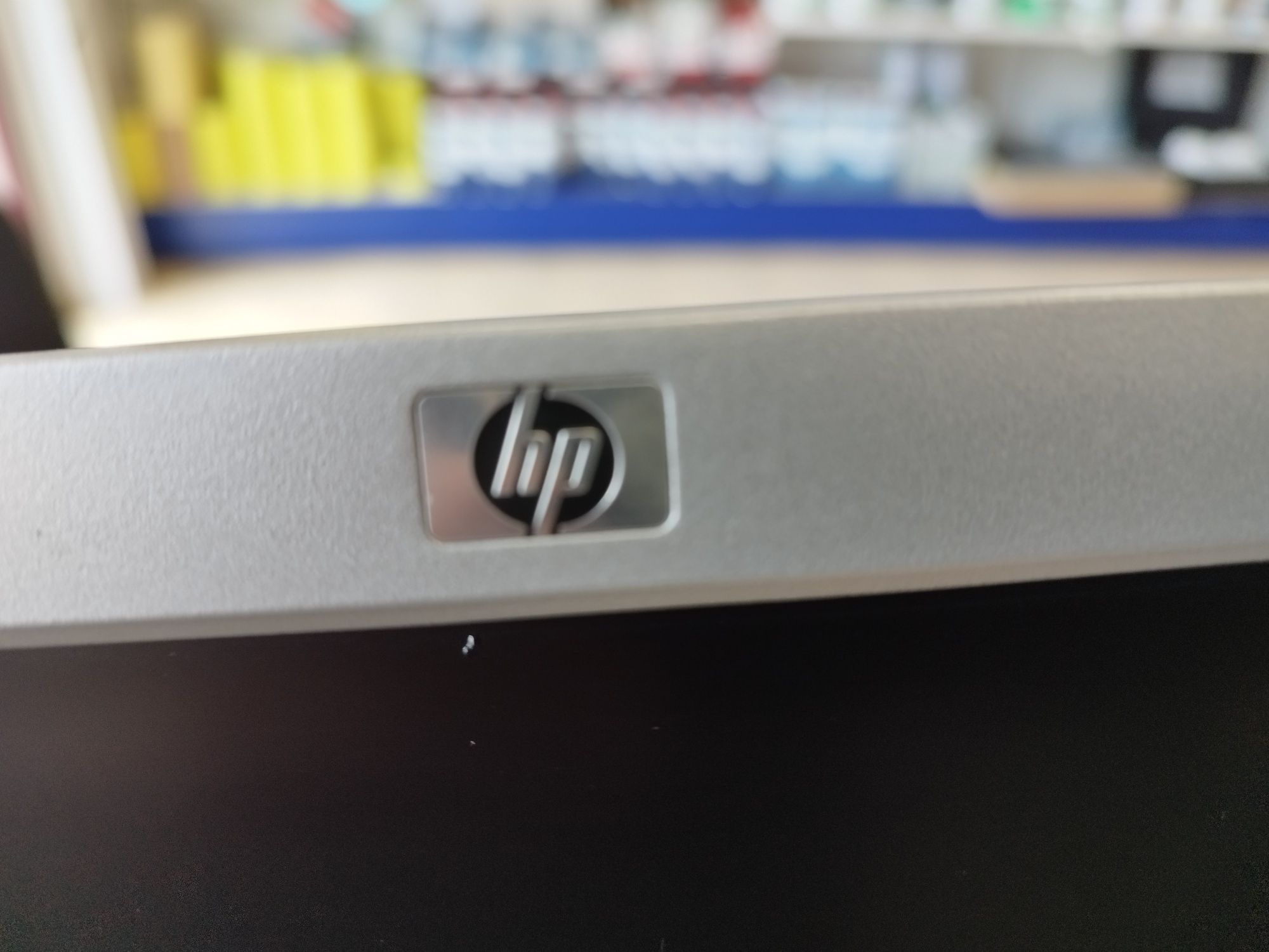 Монитор HP професионален 19инча.
