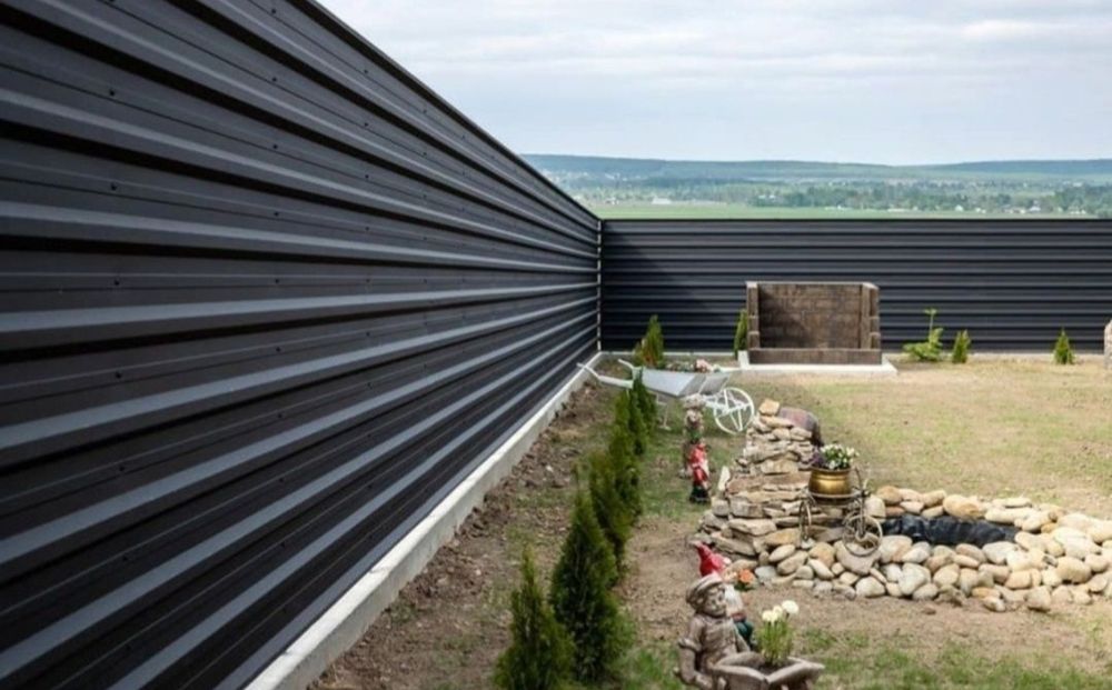 Executam garduri din plasa borduroasa și sipca metalica