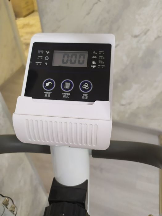 Продам эллиптический тренажёр лыжи.