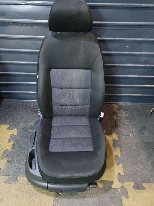 Scaun pasager dreapta SKODA OCTAVIA 1Z3 2004 - 2013 1.9 TDI BJB, BKC, BLS, BXE  1Z0881022KM