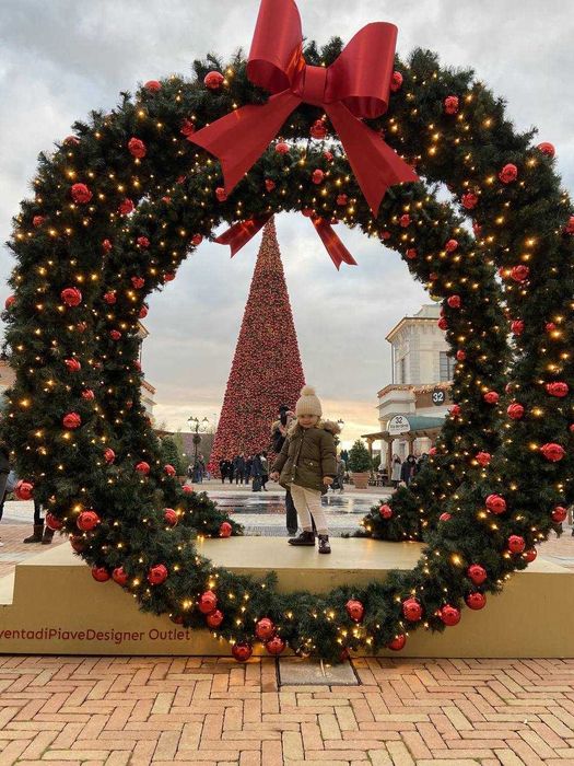 Новогоднее оформление Фигурки/Ёлки/Шарики/Гирлянды