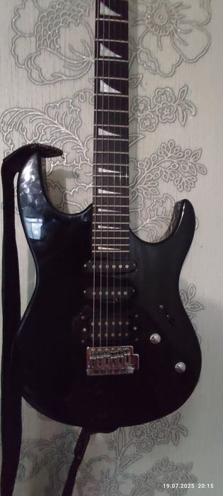 Продам электрогитару