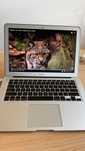 MacBook Air 13” (2015) i5 / 4GB / 128GB SSD - Funcțional
