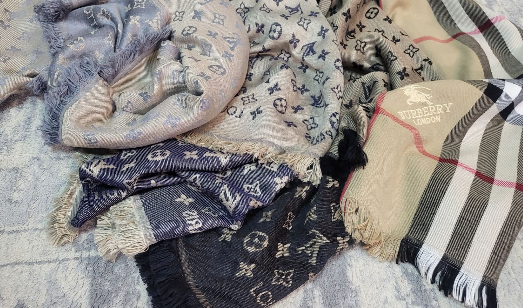 Шал LV, Burberry клъч guess