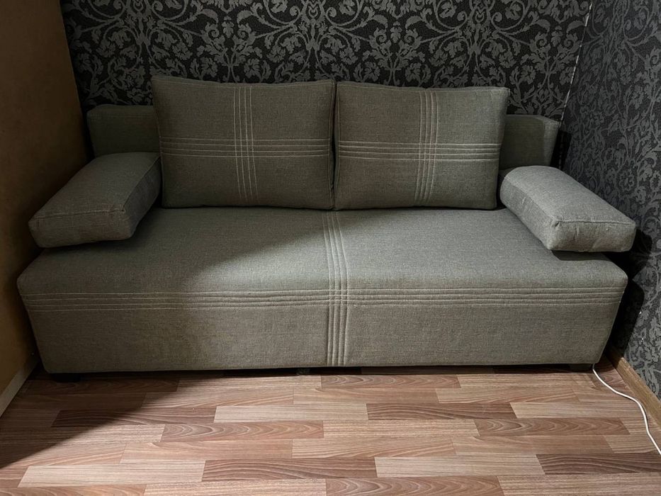 Срочно продается диван раскладной в идеальном состоянии!