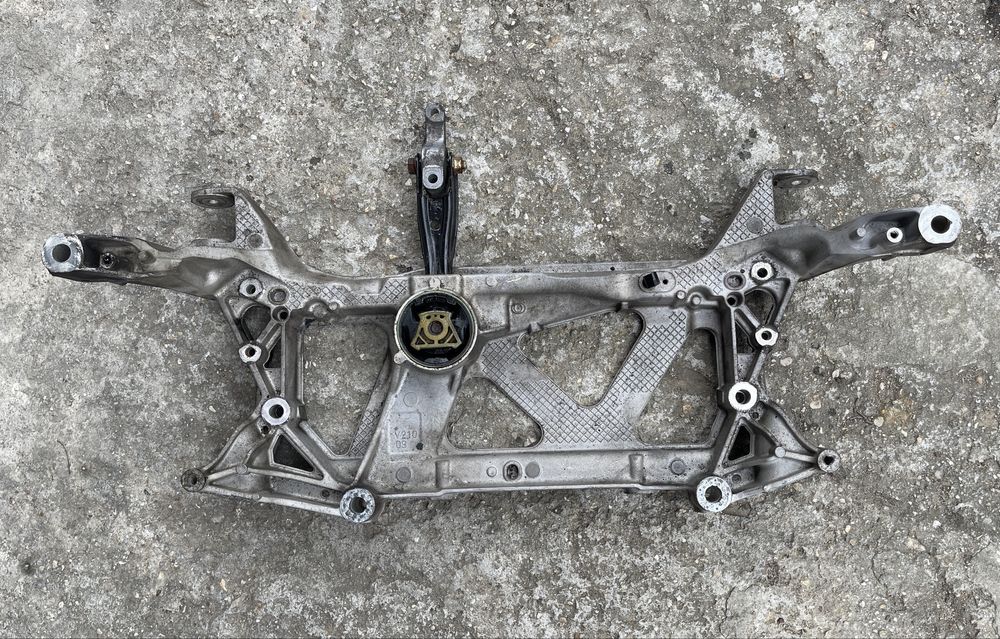 Cadru motor punte fata passat b8