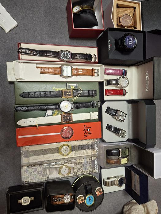 200 de ceasuri fără cutie diferite marci .