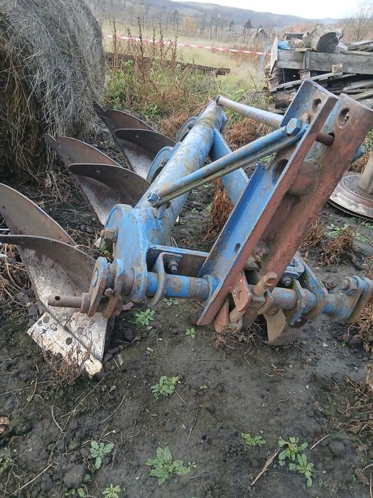 Vând plug românesc