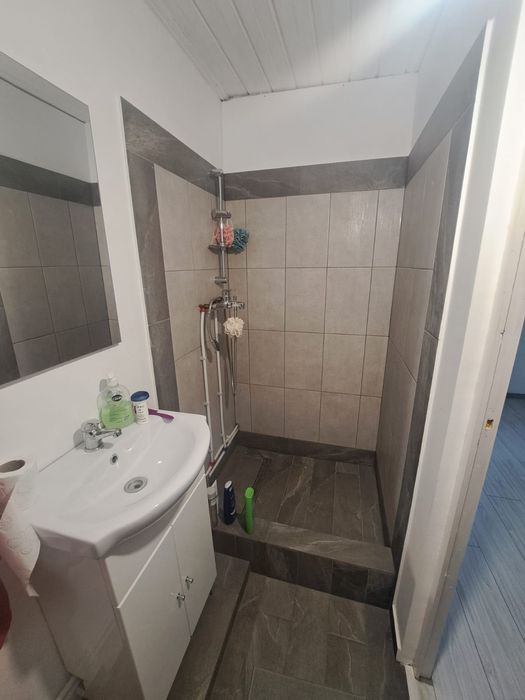 Vând casa în comuna Radovanu,județul Calarasi