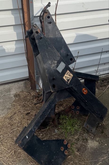 brat incarcator frontal pentru tractoare mici gen 60-80 cp