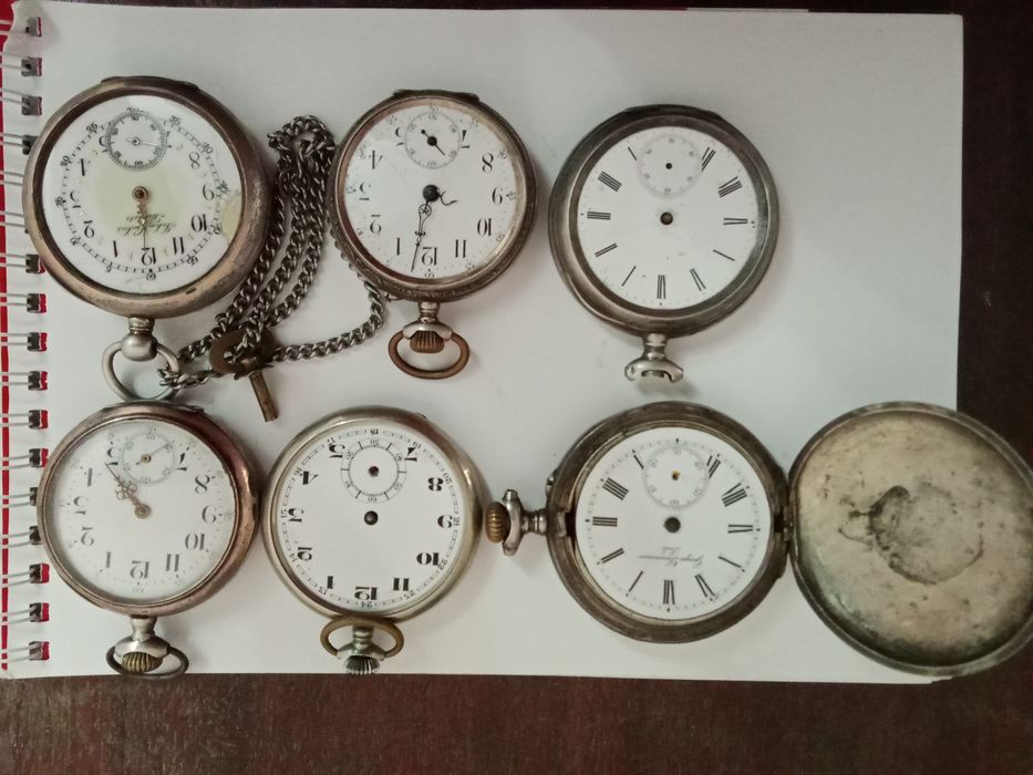 Срочна продается часы