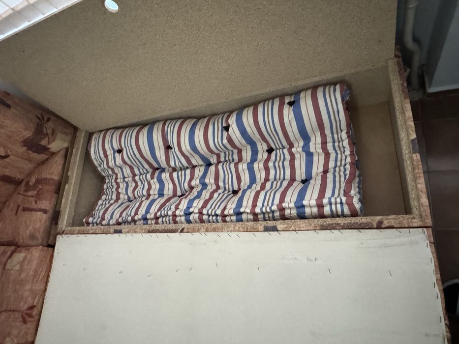 Кухненски ъглов разтегателен диван