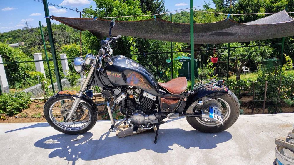Продавам къстъм мотор Yamaha Virago 400cc. 1999г.