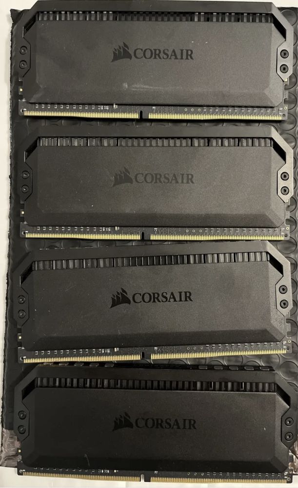 Corsair Dominator Platinum RGB 32GB DDR4