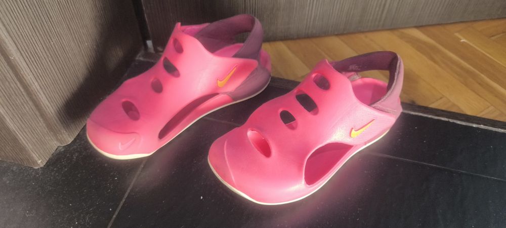 Сандали Nike 32 номер