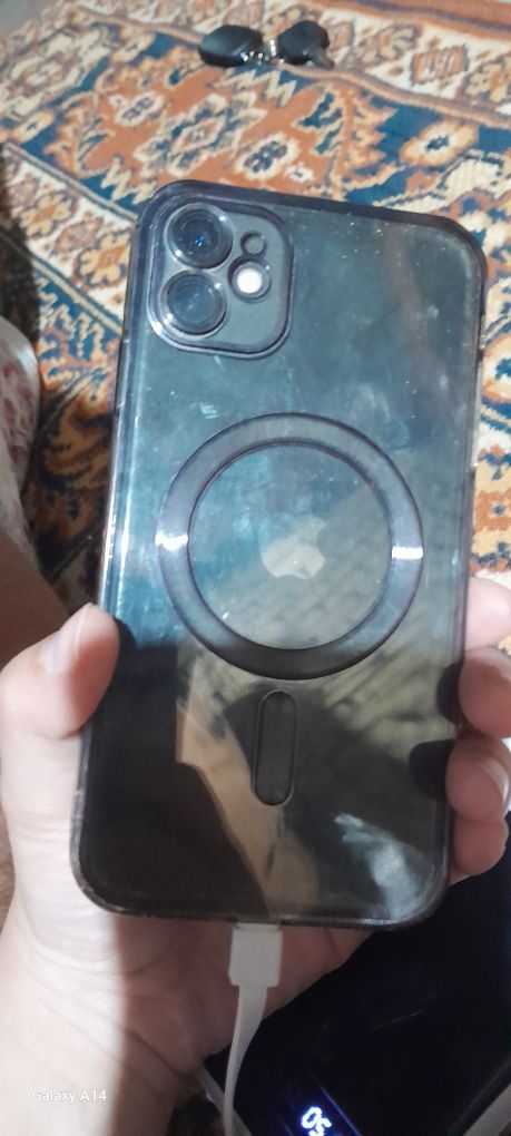Продам айфон 11 срочно