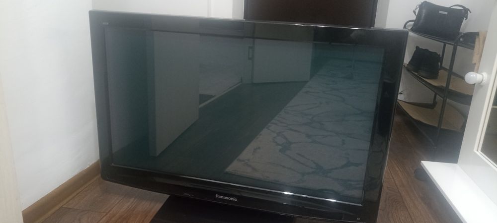 Телевизор Panasonic+ цифровая приставка Tox1
