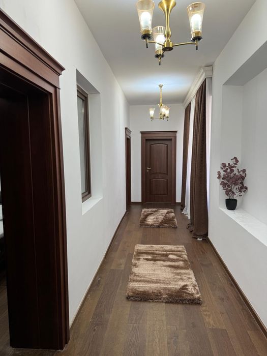 Apartament 3 camere ultracentral la casa de Inchiriat