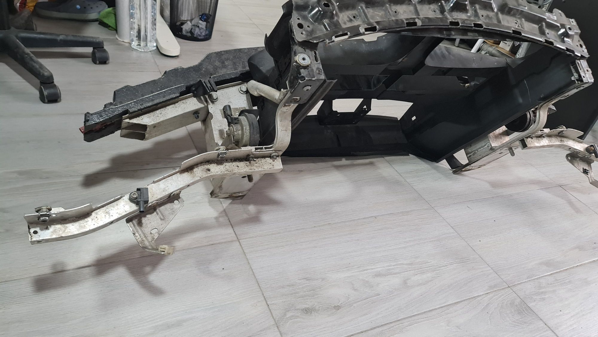 Trager M armatura deflector senzor aripa capota bara BMW X5 F15 X6 F16