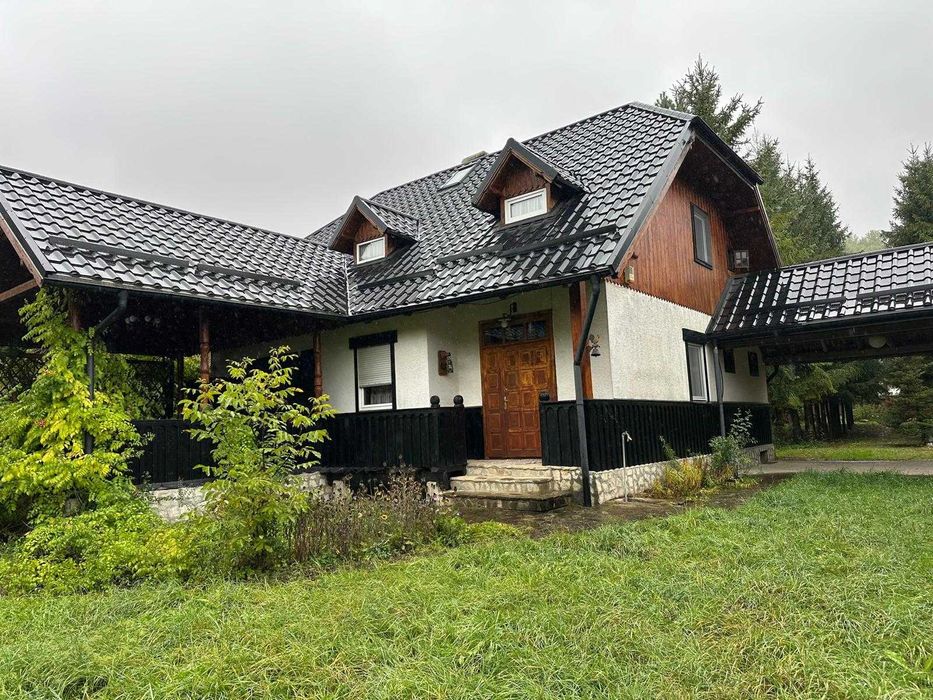 Vand casa in Sucevita