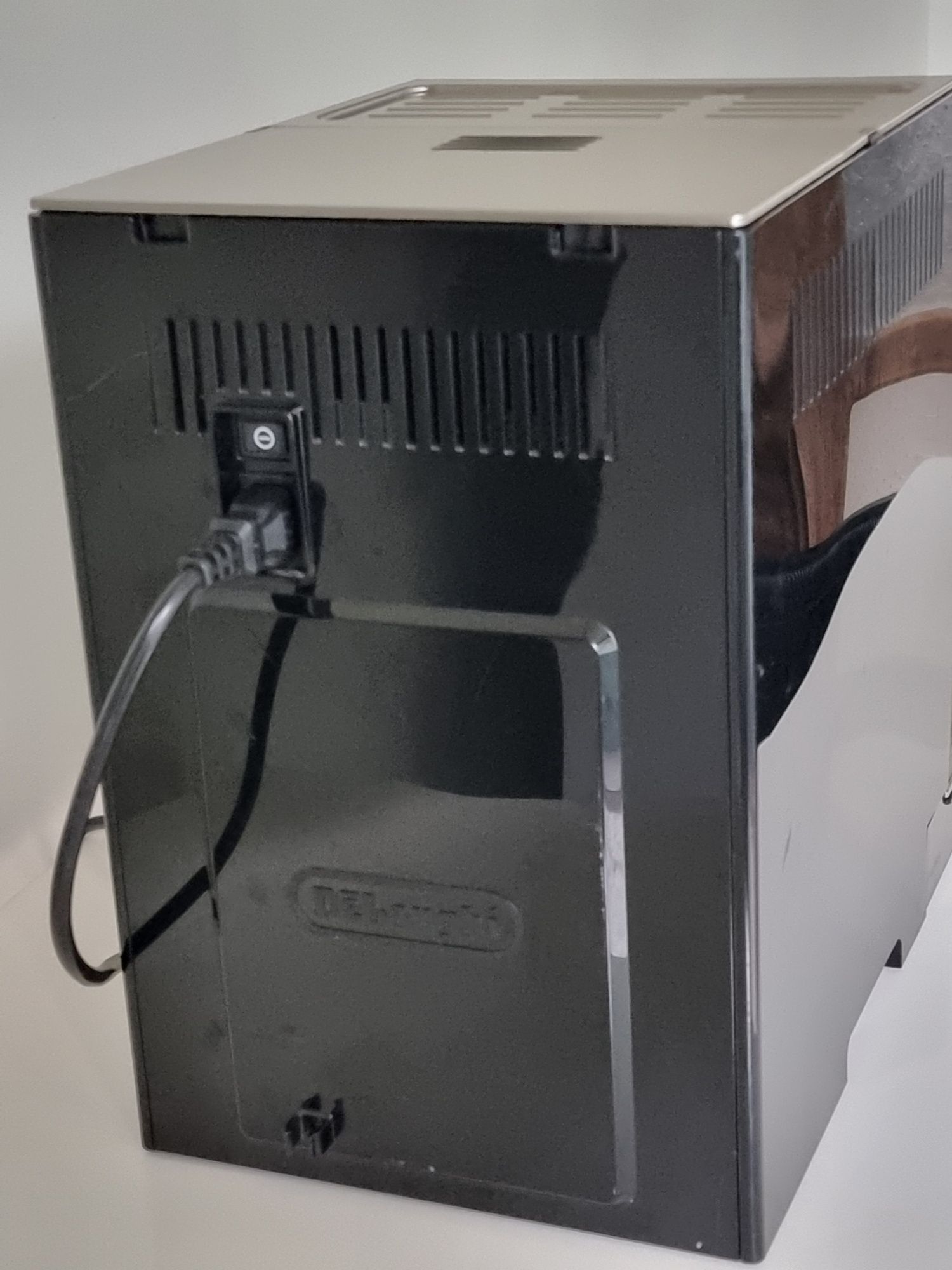 Кафеавтомат DeLonghi PrimaDonna S ECAM 26.455.MB