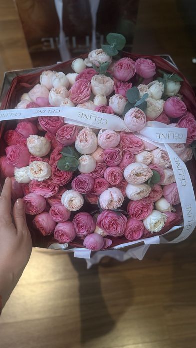 Свежий букет цветов, с переноской и витаминами Астана