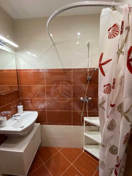 Дава се под наем Двустаен апартамент в Варна, Център - 48 кв.м за 550 € - Снимка #3