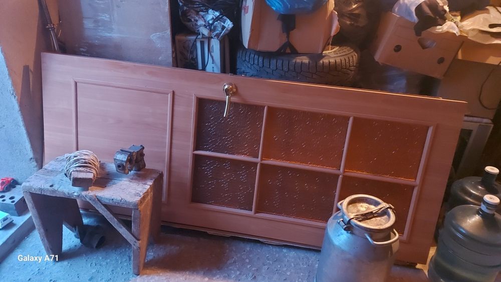 Продам двери металлическую и межкомнатную