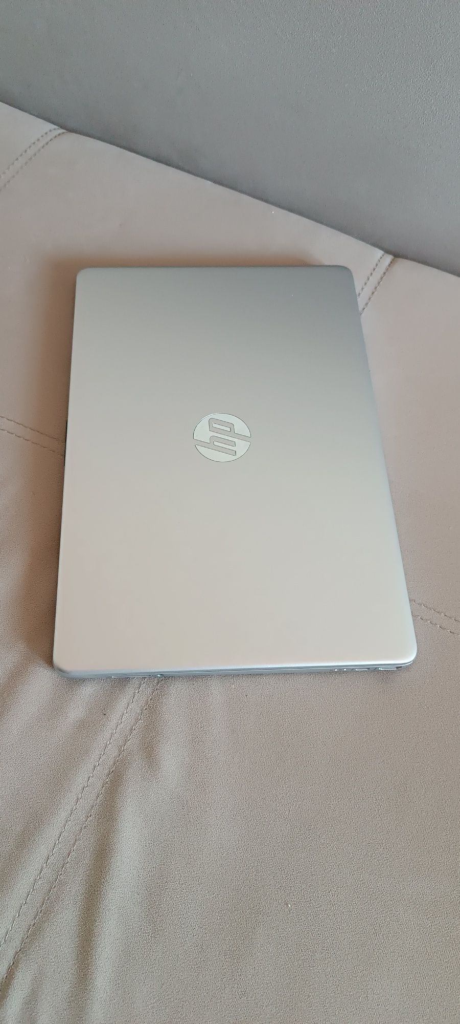 Лаптоп HP 15s-fq0000nu