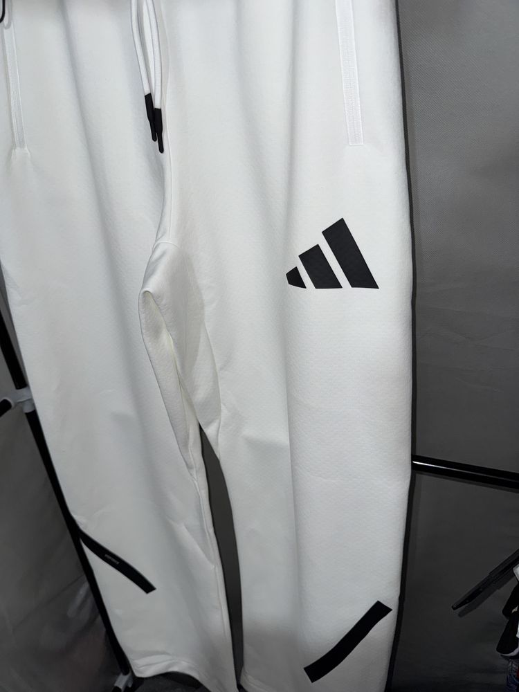 Pantaloni Adidas albi