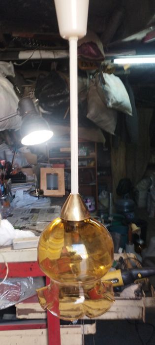 Продам люстры разные