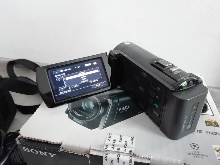 Camera video - SONY HDR-CX115E negru cu geanta si card 32GB cadou;