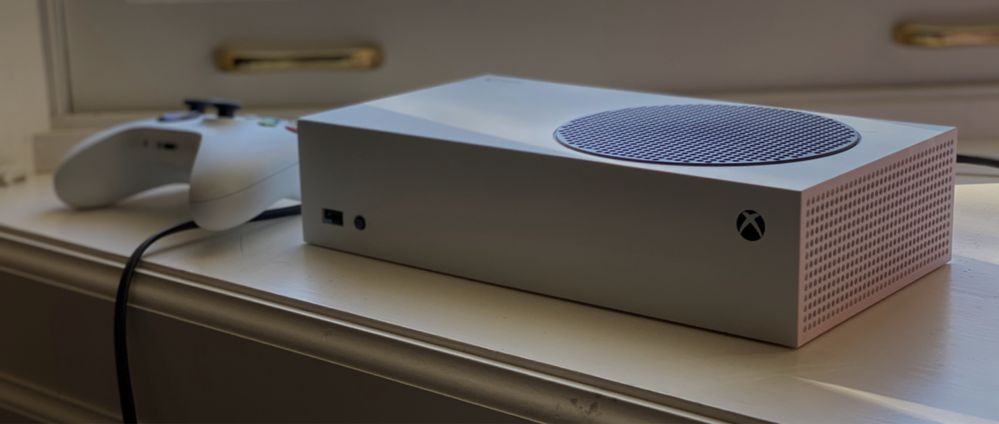Xbox series s + аккаунт