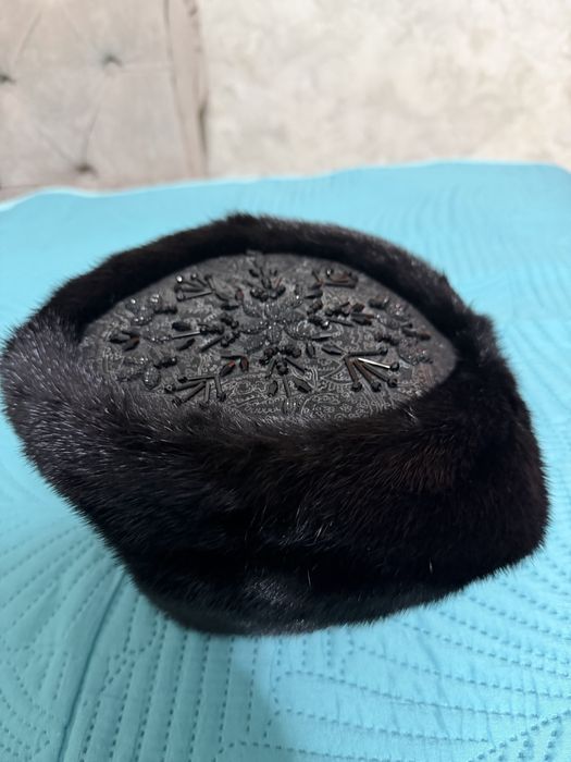 Продам красивую норковую шапку новая !
